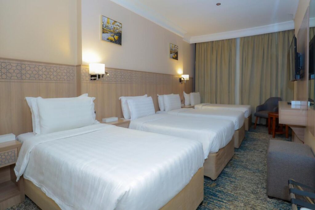 Kamar Quad Nawazi Towers Hotel