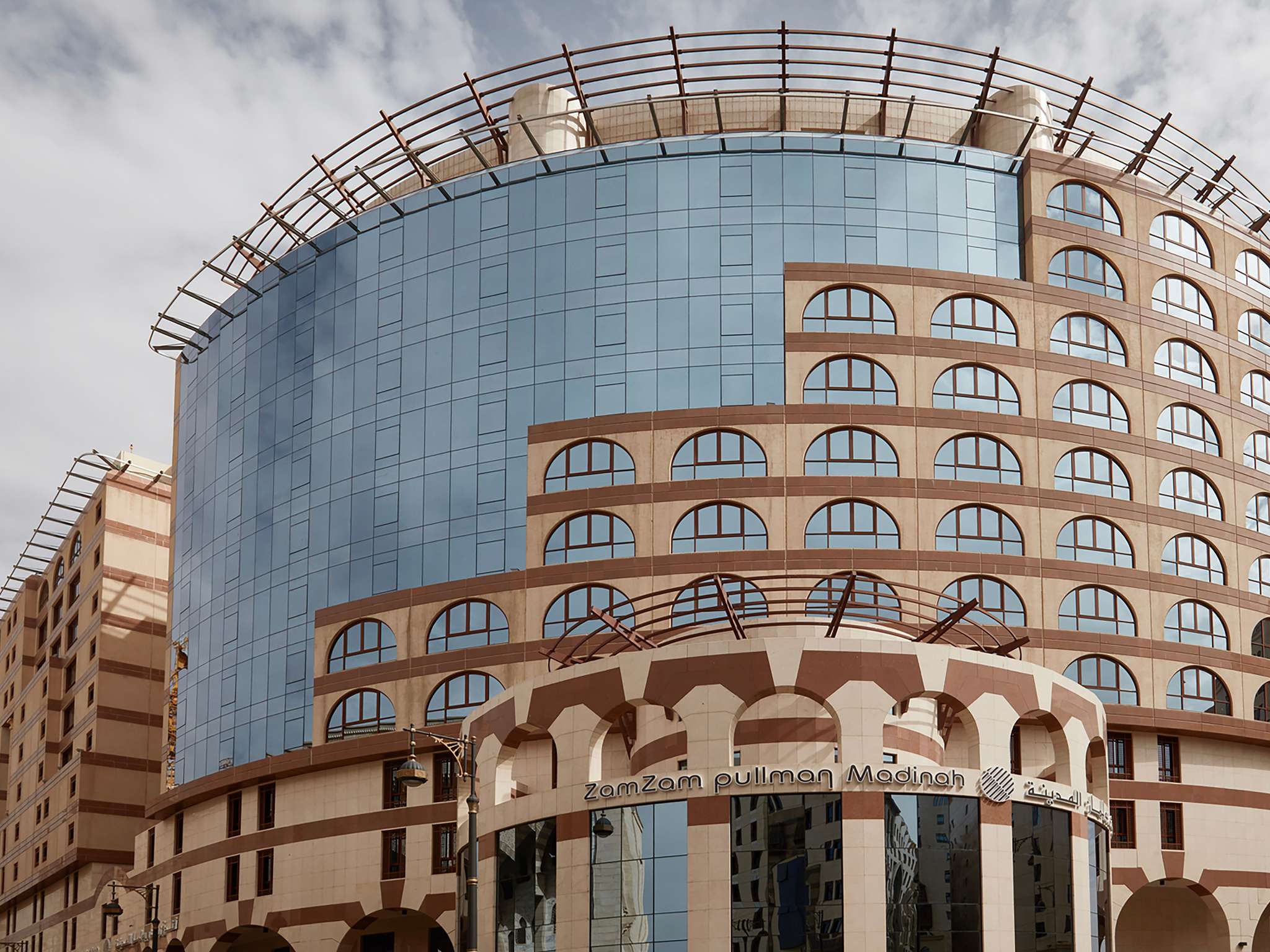 Pullman Zamzam Madinah Hotel Dekat Masjid Nabawi