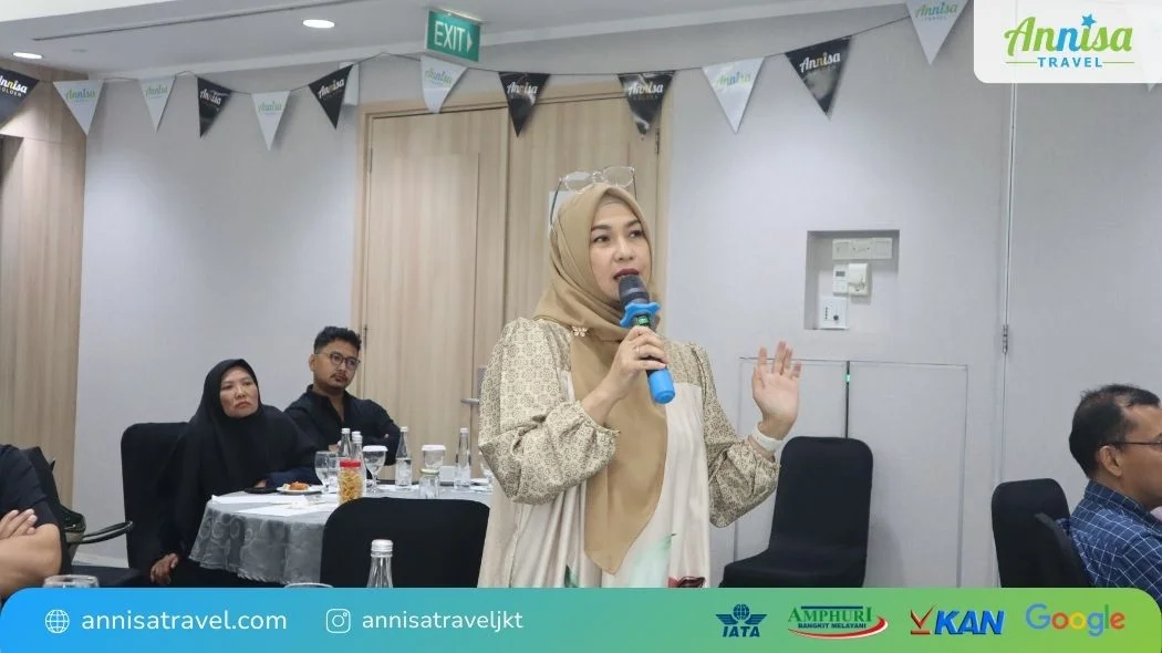 Peserta mengikuti sesi tanya jawab dalam manasik haji ketiga