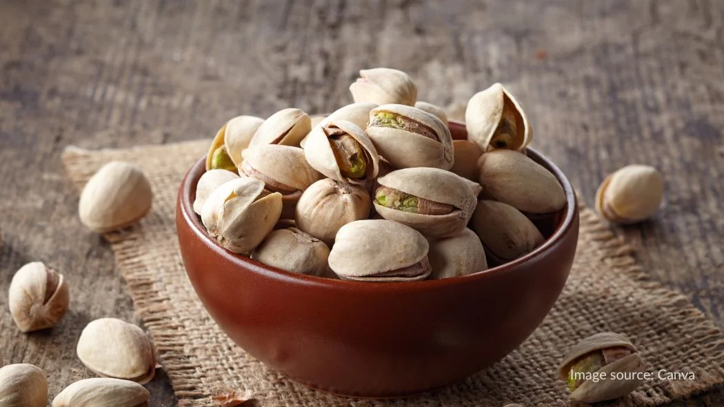 Semangkuk kacang pistachio