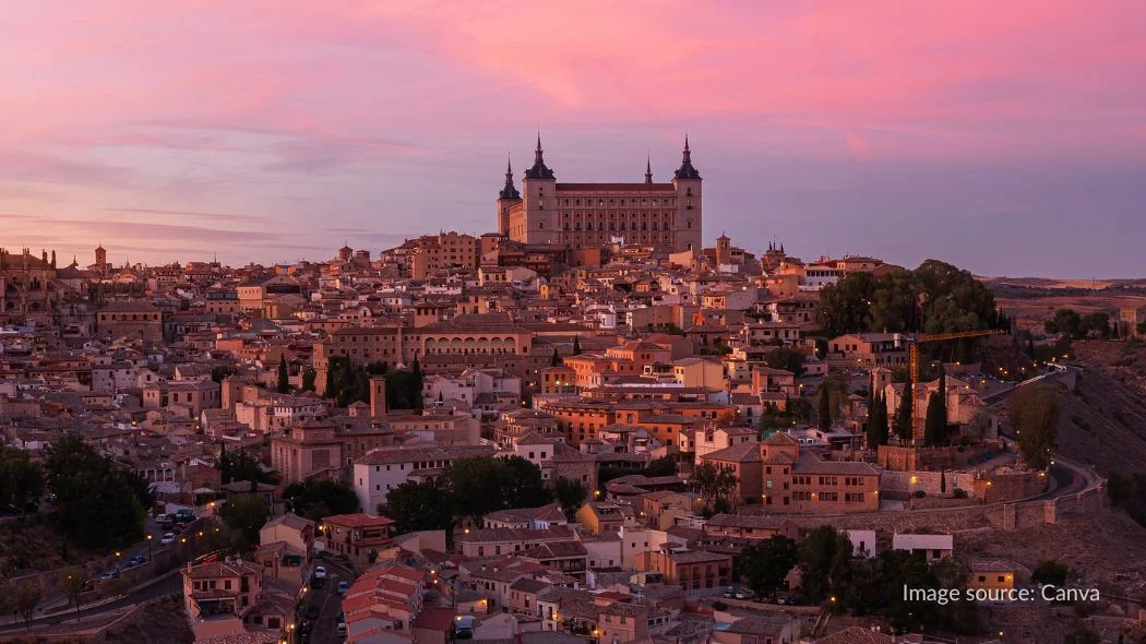 panorama kota Toledo Spanyol saat matahari terbenam
