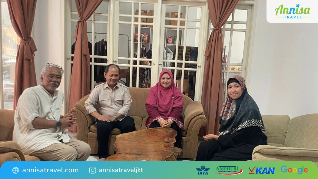 Para tamu undangan dalam sosialisasi mitra agen Annisa Travel di Banten