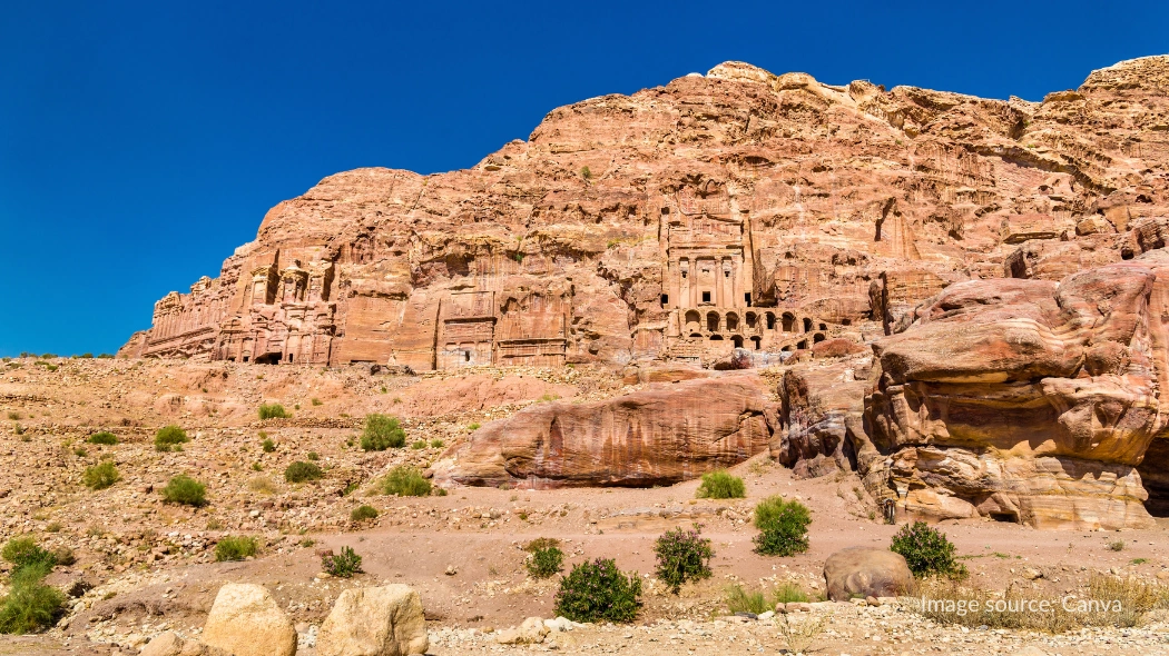 The Royal Tombs di Petra Yordania