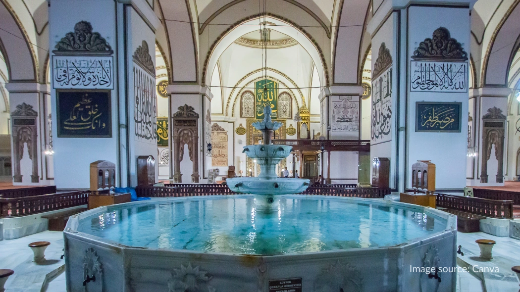 Air mancur di Bursa Grand Mosque