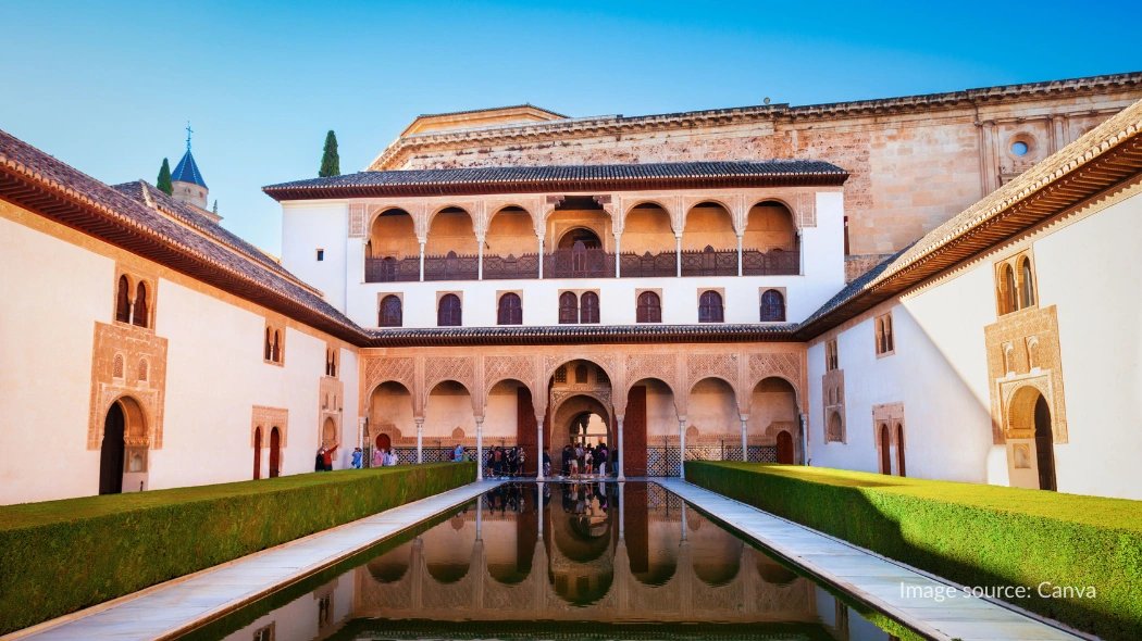 Halaman Palace of Comares di Alhambra