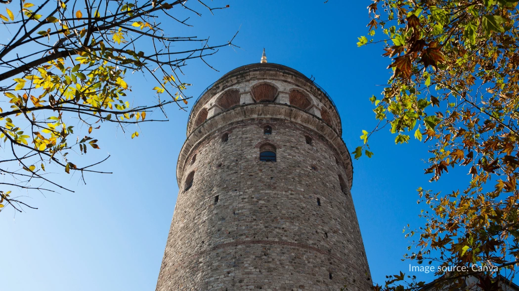 Tampak Menara Galata dari dekat