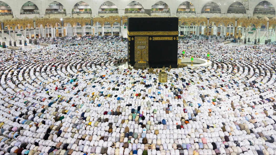 Jamaah sholat tarawih di Masjidil Haram