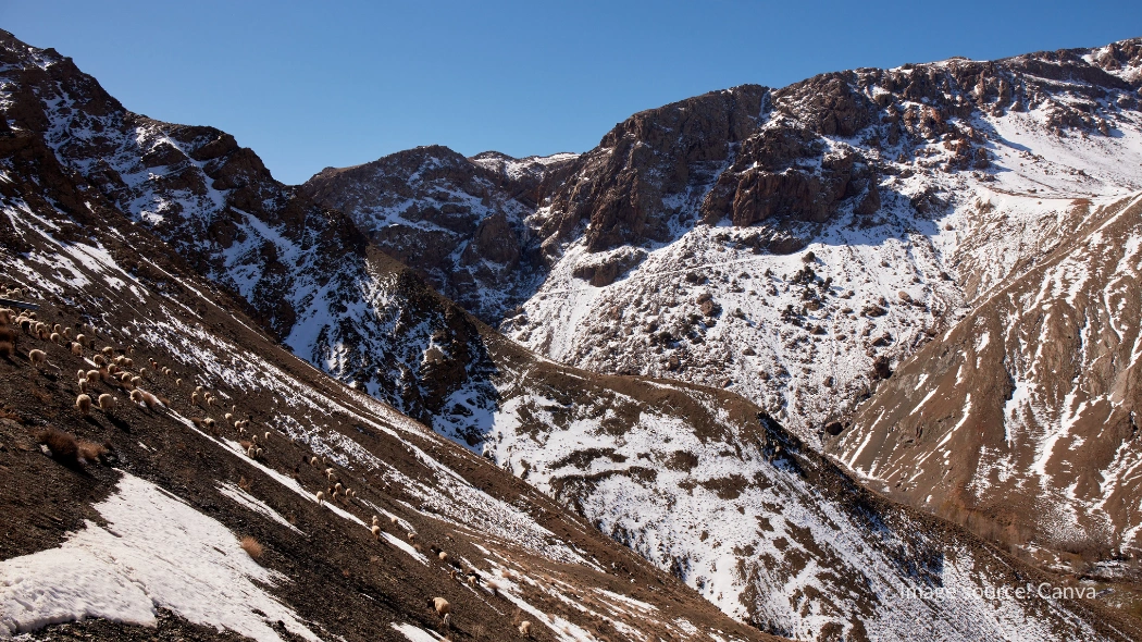 Kondisi Tizi n’Tichka yang bersalju di musim dingin