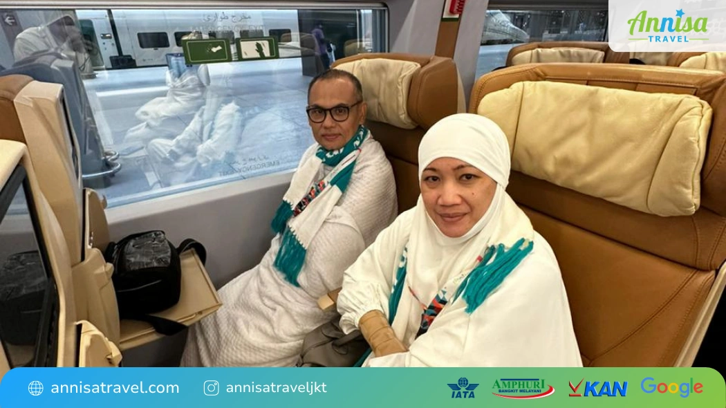 Jamaah Anissa Travel naik Haramain High Speed Railway