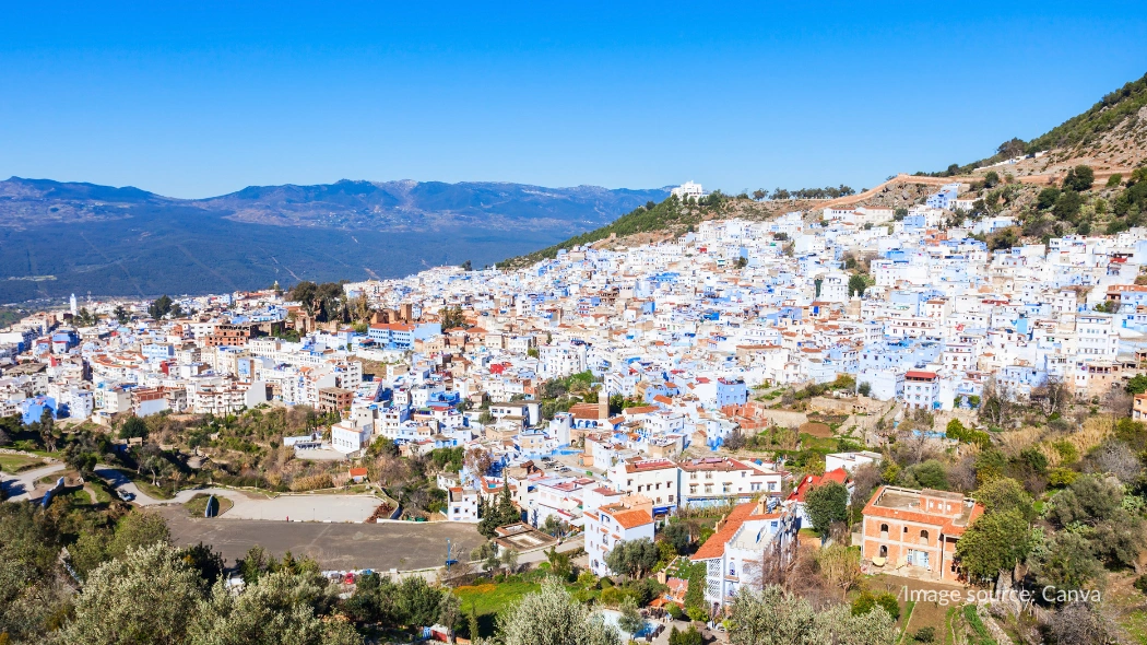kota biru chefchaouen di kaki Pegunungan Rif
