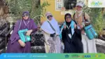 Jamaah Annisa Travel di kebun kurma Madinah