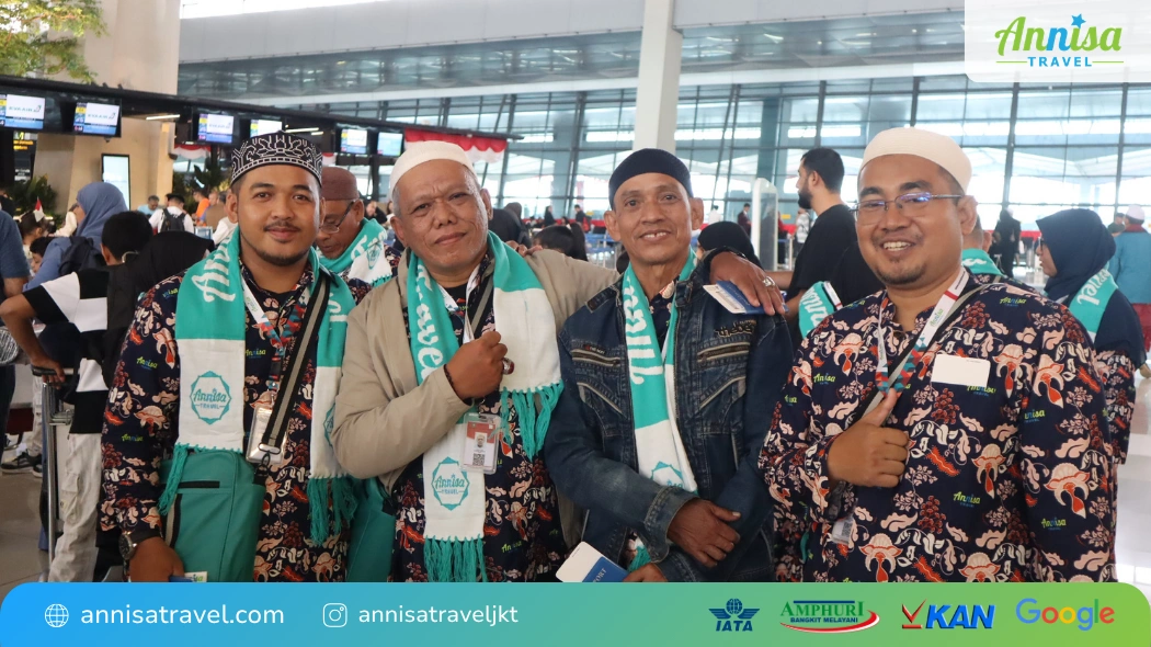Jamaah pria Annisa Travel di bandara