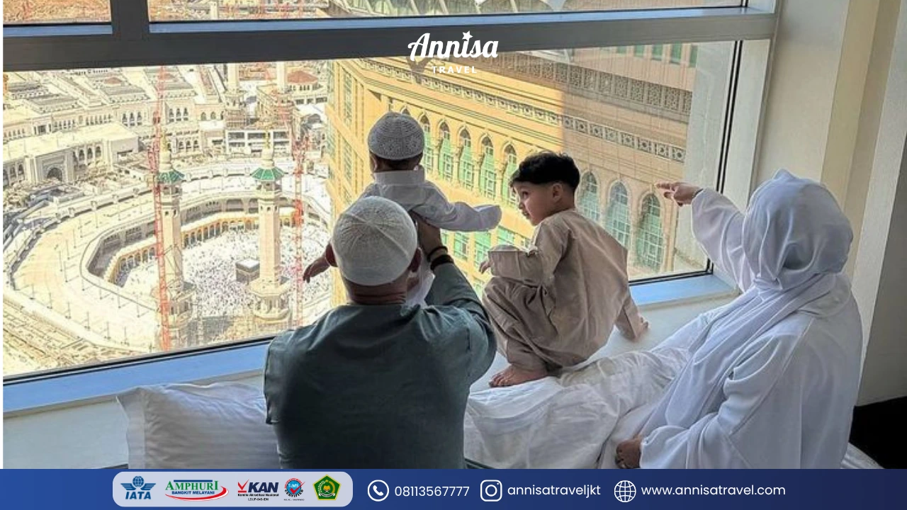 Momen kebersamaan ibadah umroh akhir tahun keluarga Annisa Travel
